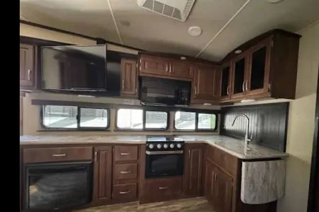 Milan & Jen’s Grand Design Reflection 28BH Fifth Wheel