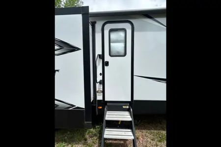 2021 Keystone Bullet 330BHS - Luxury Camping