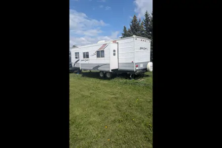 Ameri The Healing Vibes trailer.