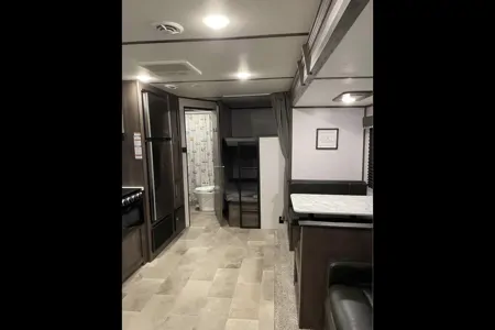 2021 Coleman Lantern 263BH Travel - WiFi Included