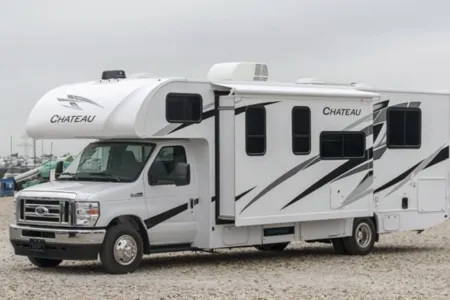 RvFunRental's 	 C21 NEW Chateau Sleeps 8 Luxury Private Master Suite 2025 Chateau Class B