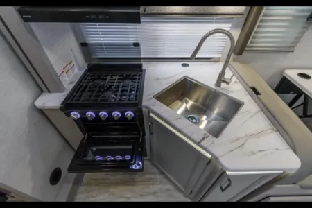 RvFunRental's 	 C21 NEW Chateau Sleeps 8 Luxury Private Master Suite 2025 Chateau Class B