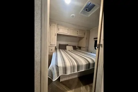 Forest River Della Terra 26