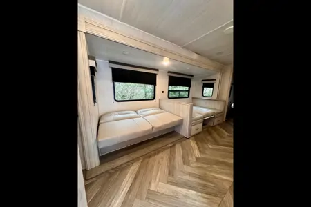 Forest River Della Terra 26