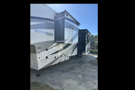 Andy's Crossroads 4001LK Fifth Wheel