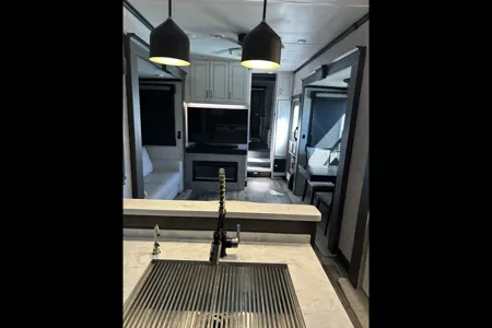 Andy's Crossroads 4001LK Fifth Wheel