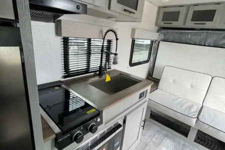 Matt & Sam’s Ibex 19BHEO Travel Trailer