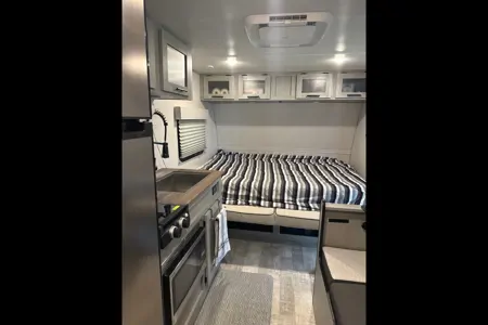 Matt & Sam’s Ibex 19BHEO Travel Trailer