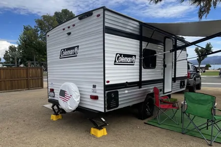 Kenzie’s Coleman 17R Travel Trailer