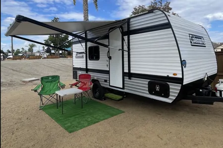 Kenzie’s Coleman 17R Travel Trailer