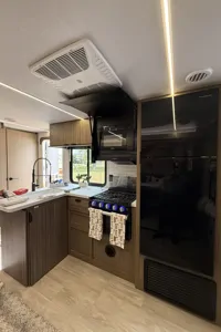 2026 Salem, Bunkhouse, Sleeps 8, $500 Deposit, Bed Linens included