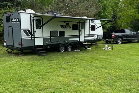 Peter's Coachman Apex 290BHS Travel Trailer