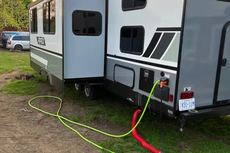 Peter's Coachman Apex 290BHS Travel Trailer