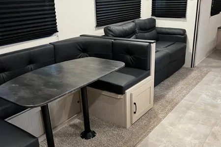 Peter's Coachman Apex 290BHS Travel Trailer