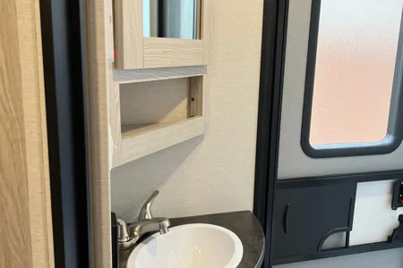 Peter's Coachman Apex 290BHS Travel Trailer