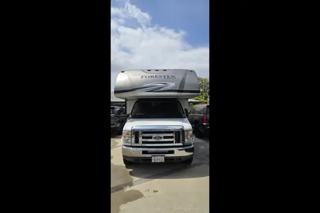 JOHNNY's Forest River Forrester Class C