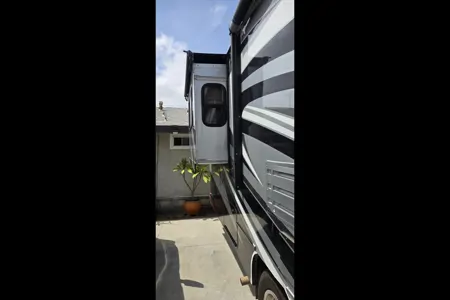 JOHNNY's Forest River Forrester Class C