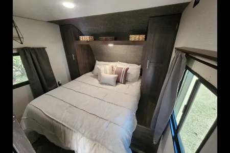 The Sportsman Bunk House