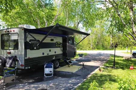 Trav's Coachmen 20rdse Travel Trailer