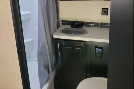 Trav's Coachmen 20rdse Travel Trailer