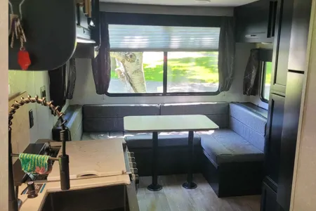 Trav's Coachmen 20rdse Travel Trailer