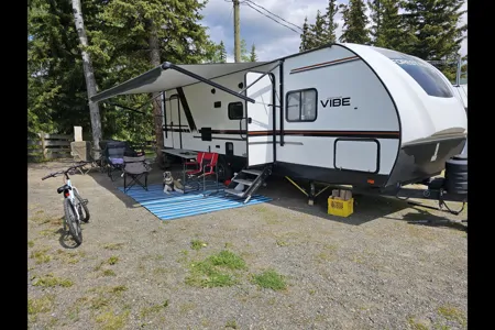 26' Forest River Vibe Bunkhouse – Sleeps 10, Outdoor Bathroom Access, Delivery Available!