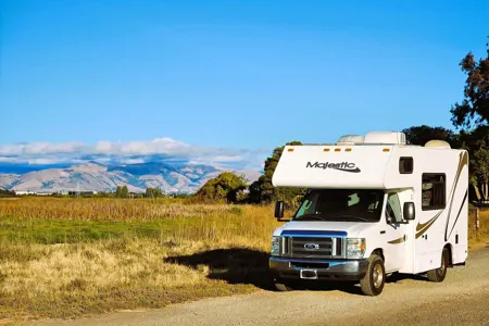 Meet “Wander” – Easy, Clean, Renovated 19' RV for New Travelers