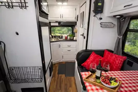 Meet “Wander” – Easy, Clean, Renovated 19' RV for New Travelers