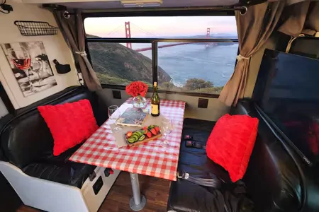 Meet “Wander” – Easy, Clean, Renovated 19' RV for New Travelers