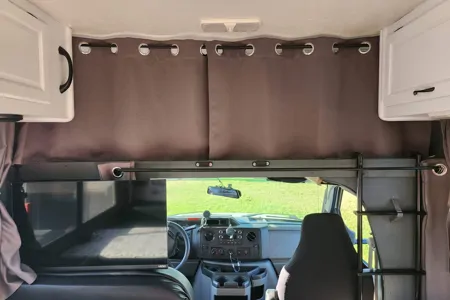 Meet “Wander” – Easy, Clean, Renovated 19' RV for New Travelers