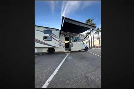 C11 Thor Luxury*NEW STARLINK WiFi-10 Sleeper-Bunks-2SlideOuts-Private Suite