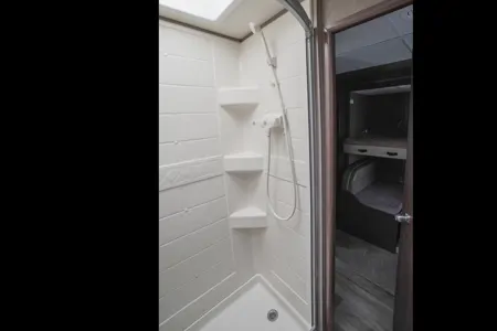 C11 Thor Luxury*NEW STARLINK WiFi-10 Sleeper-Bunks-2SlideOuts-Private Suite