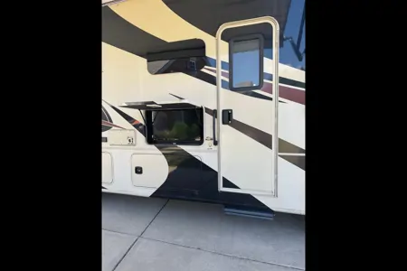 2018 Coachmen Mirada SLMO1644