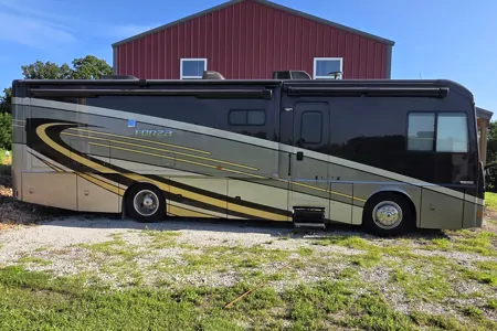Luxury 2019 Winnebago Forza 34T Diesel Class A | Sleeps 5 | King Bed