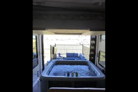 HOT TUB on board, ALL 5 Star Reviews!