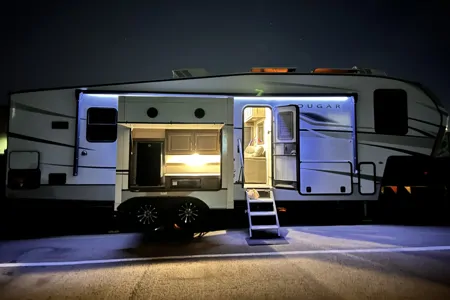 Spacious Keystone 5th Wheel