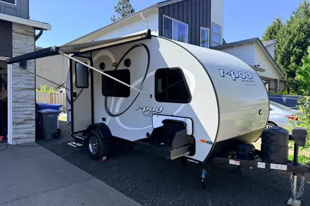 Compact, Cozy & Adventure-Ready!