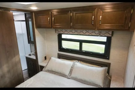 Spacious Family RV Escape! Jayco Redhawk 31F - Bunkhouse Class C
