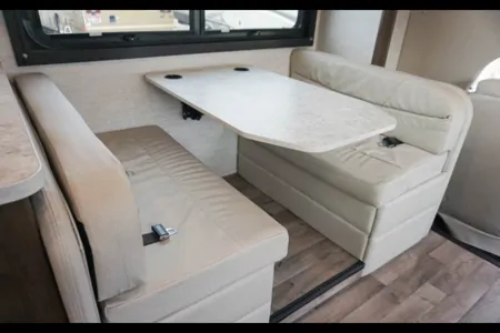 Spacious Family RV Escape! Jayco Redhawk 31F - Bunkhouse Class C