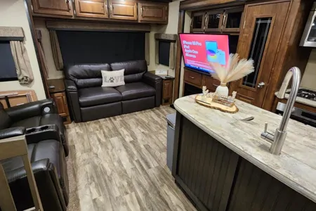 ROBERTO's Grand Design Reflection Fifth Wheel