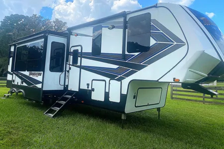 Doug's Grand Design 395M Toy Hauler