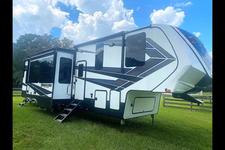 Doug's Grand Design 395M Toy Hauler
