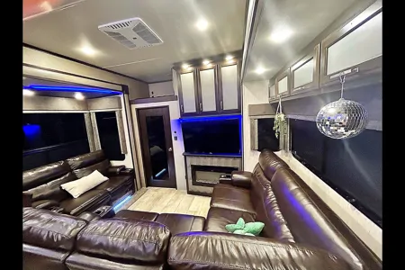 Doug's Grand Design 395M Toy Hauler