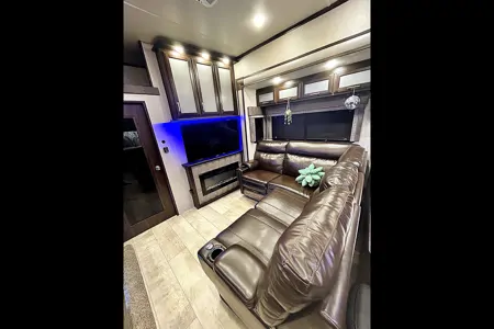 Doug's Grand Design 395M Toy Hauler