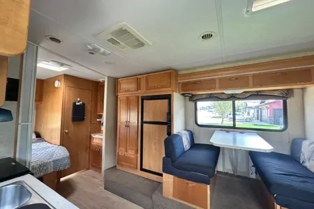 Adventure-Ready 2008 Sunseeker 26' Motorhome – Your Home on the Road!