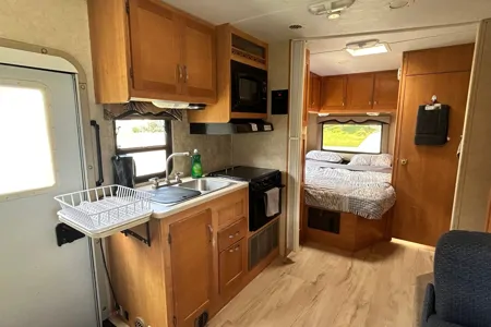Adventure-Ready 2008 Sunseeker 26' Motorhome – Your Home on the Road!