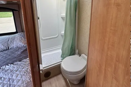 Adventure-Ready 2008 Sunseeker 26' Motorhome – Your Home on the Road!