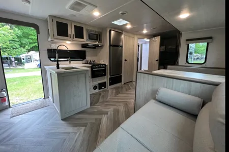 Bibi Freedom • Della Terra - 2022