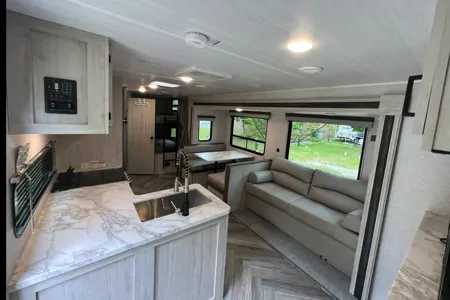 Bibi Freedom • Della Terra - 2022