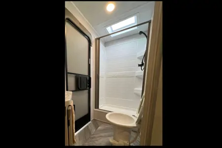 Bibi Freedom • Della Terra - 2022